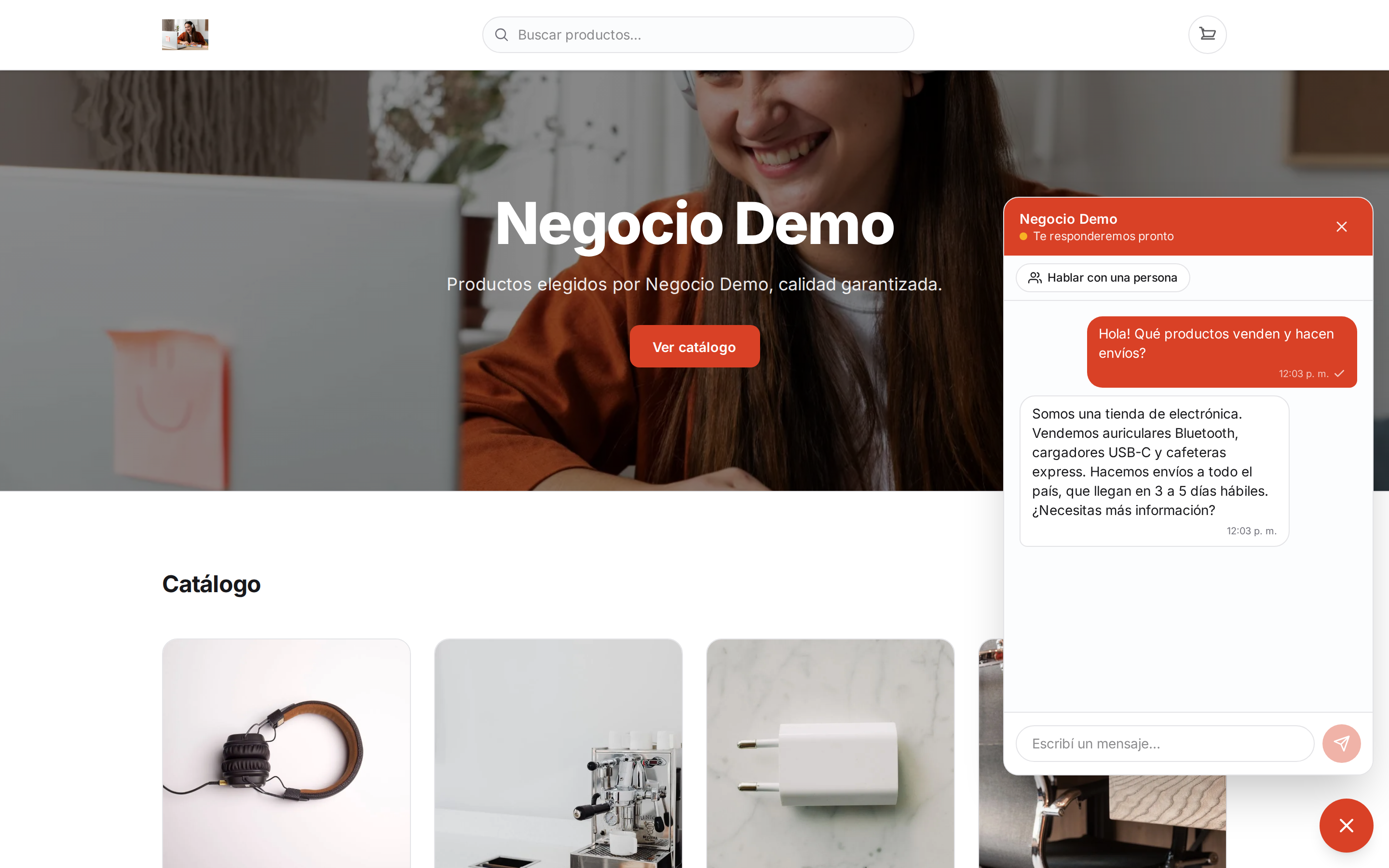 Widget de chat en la tienda de Pullstok con el bot de IA respondiendo a un cliente